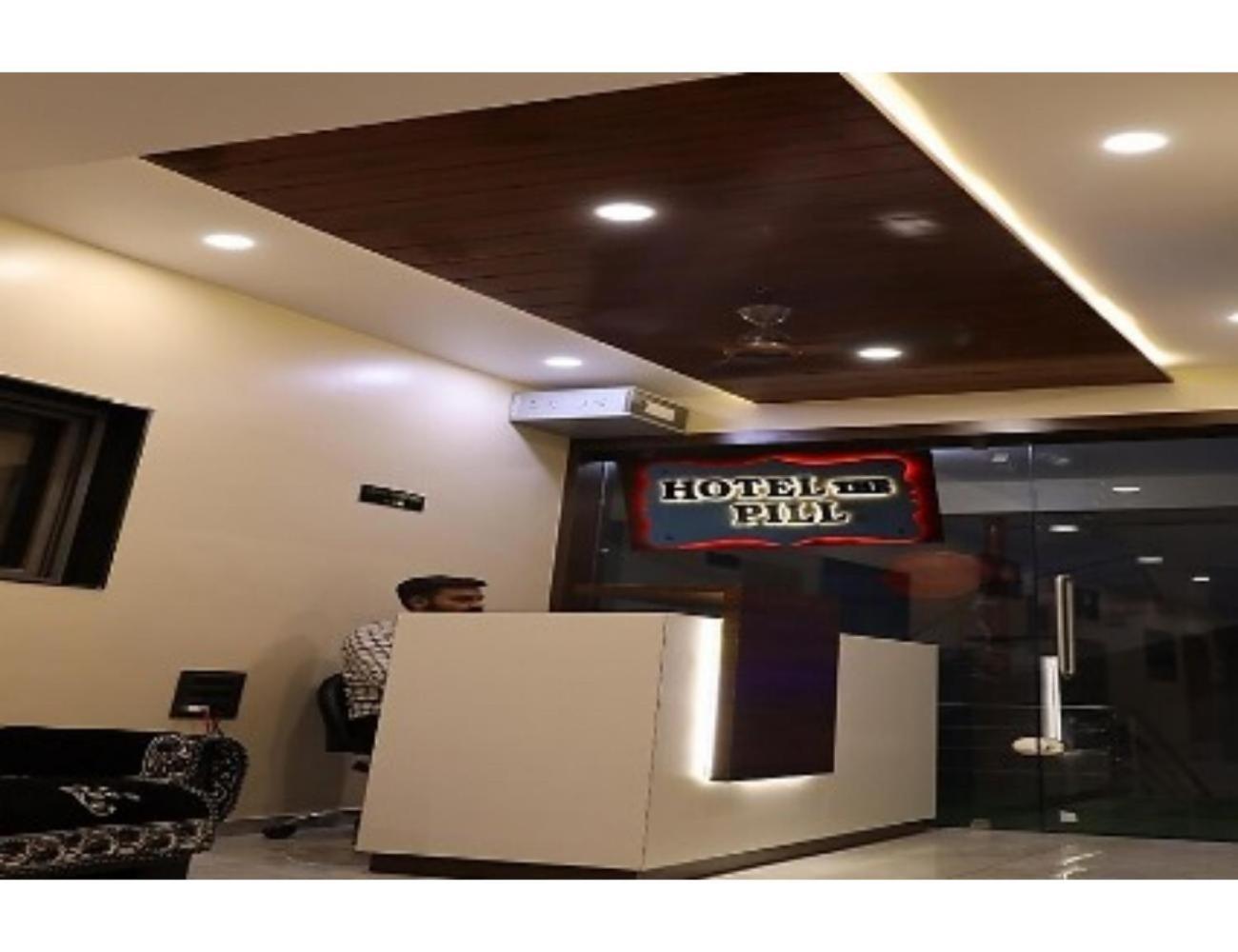 Hotel The Pill, Bhavnagar Eksteriør bilde