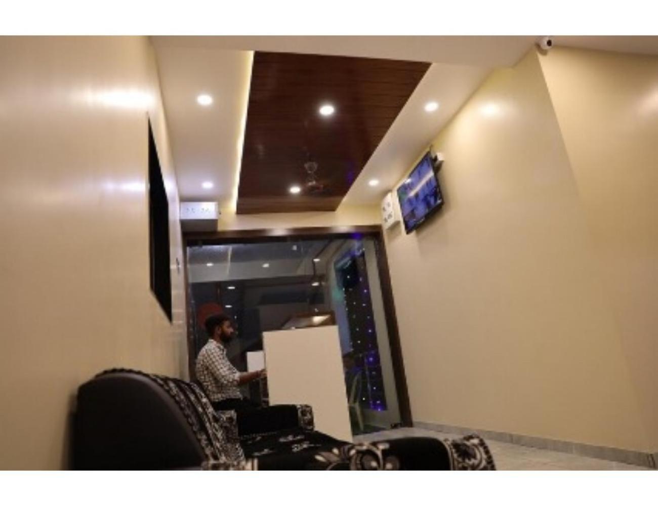 Hotel The Pill, Bhavnagar Eksteriør bilde